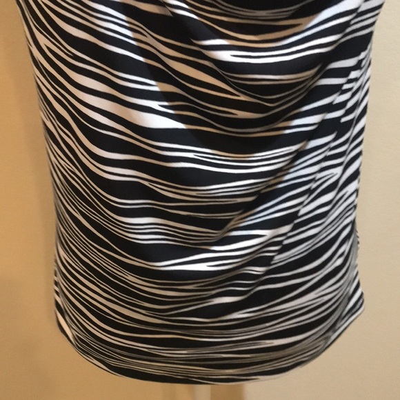 Michael Kors B&W Zebra Sleeveless Cinched Shoulder Draped Neckline Top-Size S - Picture 6 of 8
